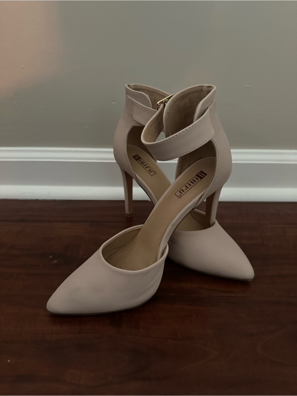 Pointed-Toe Ankle-Strap Stiletto Heels in Light Pink